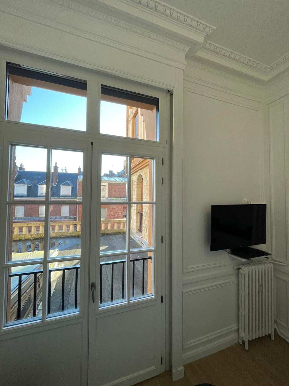 Appartement Plein Centre Saint Leu Cathedrale *